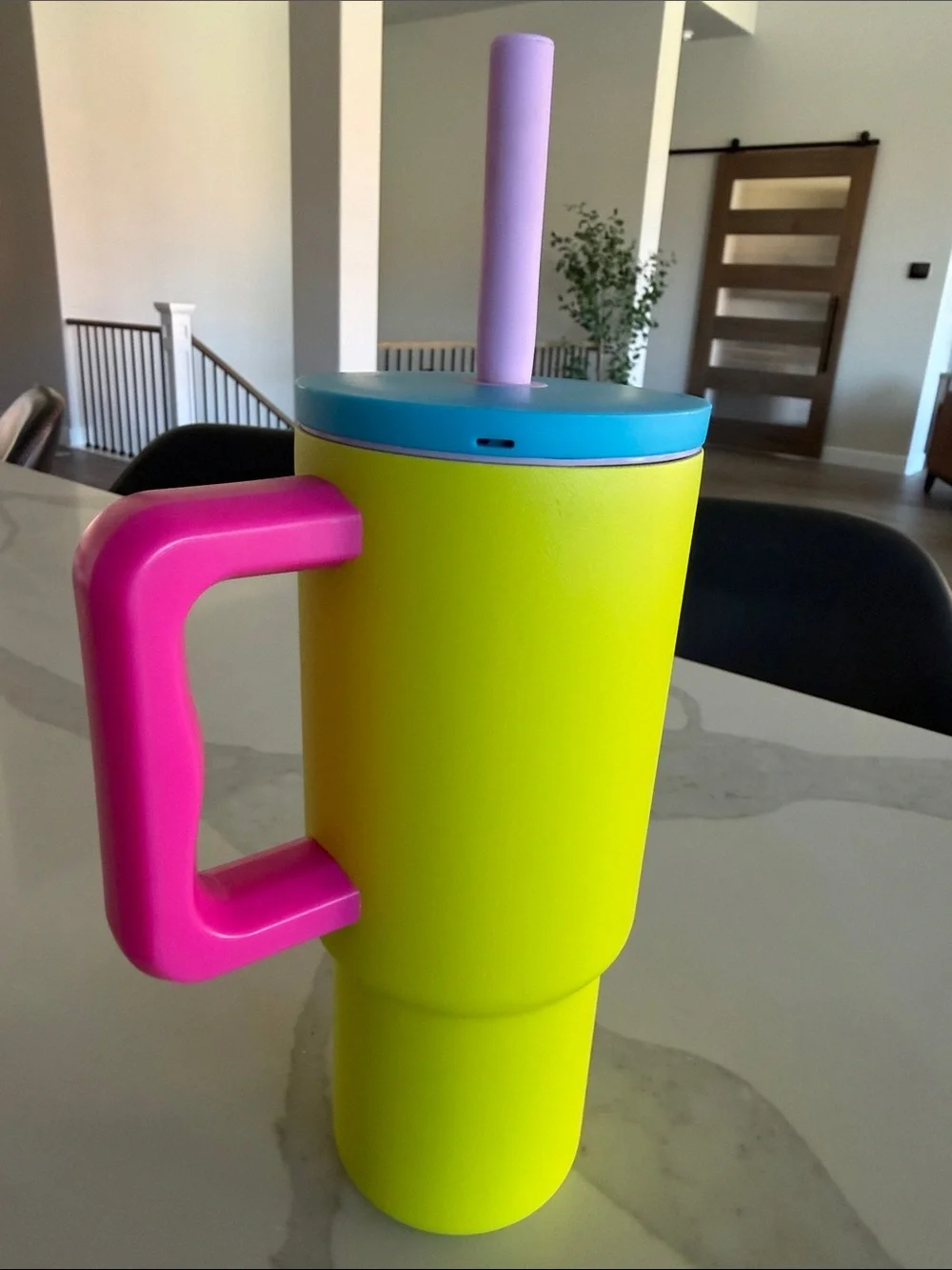 Simple Modern Kids 24 oz Tumbler w Handle Silicone Straw Spill Proof Leak Resist - Picture 5 of 9